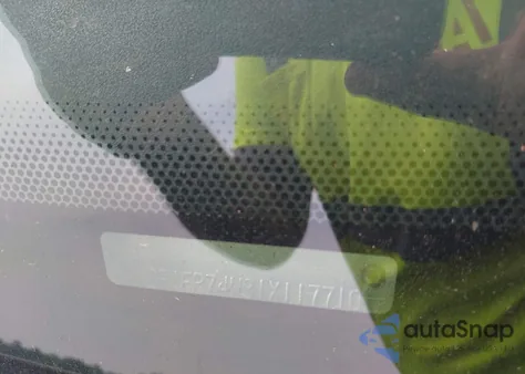 2001 Ford Crown Victoria Lx z USA, uszkodzony, nr VIN 2FAFP74W31X117710